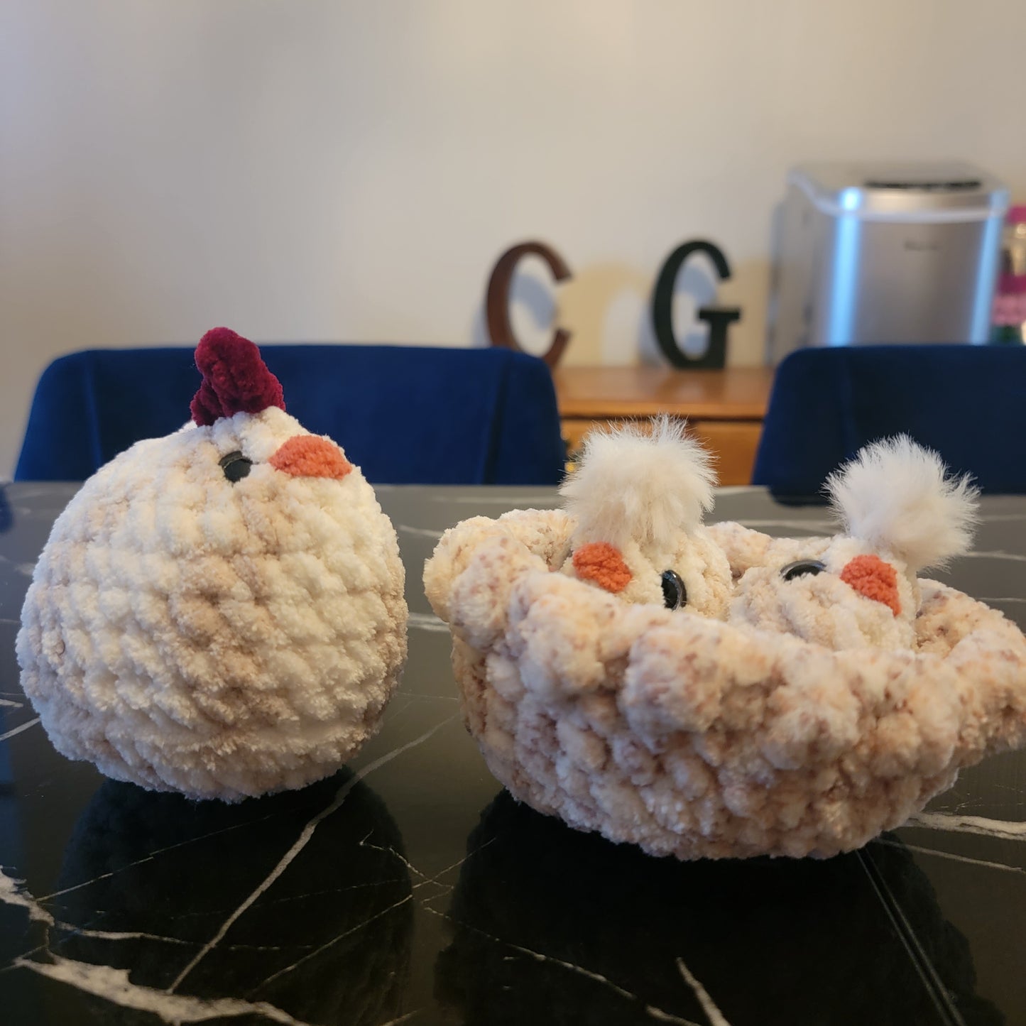 Mabel chicken family